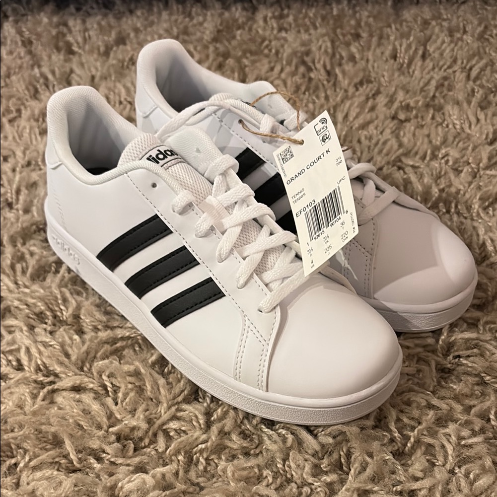 Brand New Kids Adidas Grand Court K Sneakers